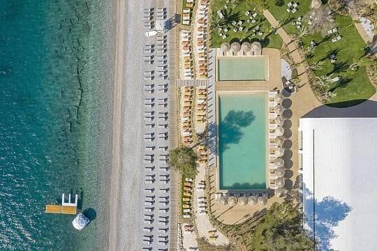 Isla Brown Corinthia, Curio Collection by Hilton (3)