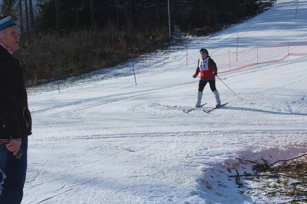 FOTO: Zimní sportovní hry seniorů nabídly slunce, sníh a 233 účastníků