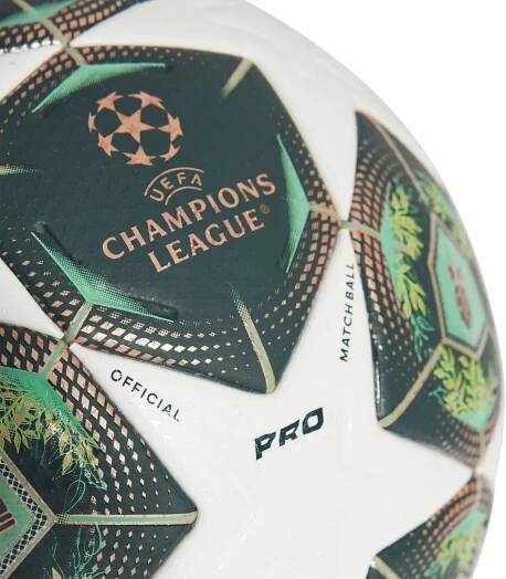 Fotbalový míč adidas UCL Pro