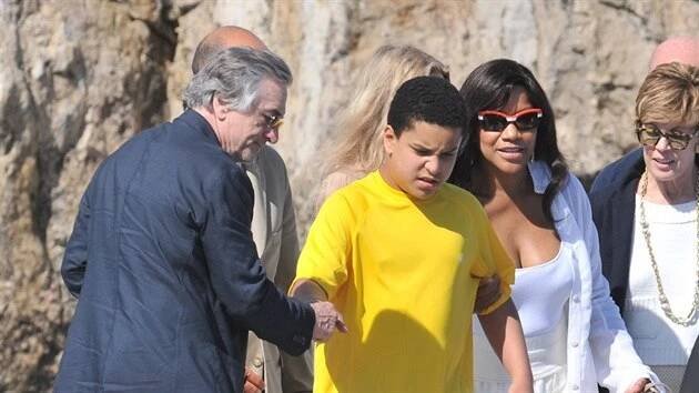 Robert De Niro se synem Elliotem a manželkou (2012)
