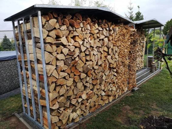 Dřevník HENRY - Gigant 4,5 m3 pro dřevo 30-120 cm s tyčovým bokem - Dřevník Henry