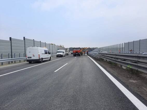 Křižovatka Drysice na D46 dostala nové připojovací pruhy, omezení zmizí v neděli - Zdopravy.cz