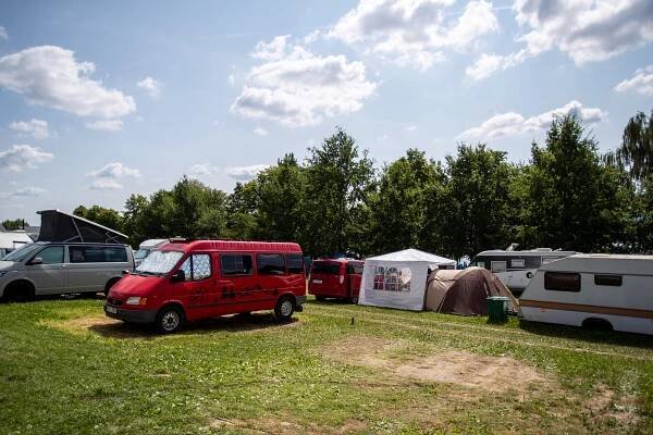Kempová sezona na Olešné je v plném proudu. O víkendu je vyprodáno