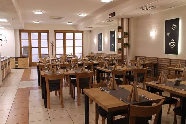 Hotel Ambra**** v Luhačoviciach | Porovnání pobytů | Recenze