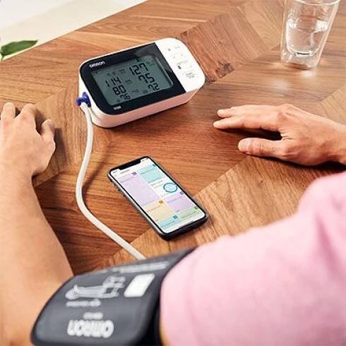 Omron M7 Intelli IT s AFib + zdroj (set)