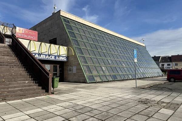 Oprava KD Crystal by mohla letos konečně začít. Zůstane kino v provozu?