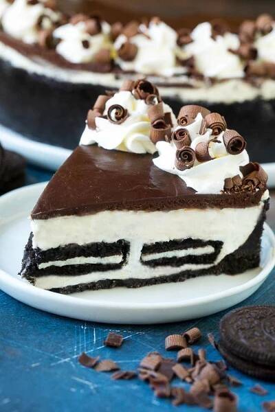 The 40 BEST Dessert Recipes - oreo cheesecake.