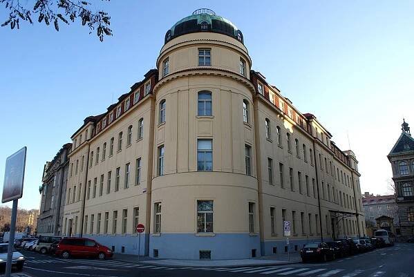 Na vedení konzervatoře se kupí stížnosti. Poslední kapkou bylo bezdůvodné propuštění