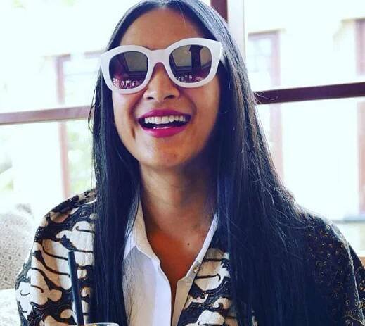 Happy Salma Sunglass Selfie