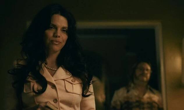 FOTO: Vanessa Ferlito jako Carmen v seriálu Griselda. – stránka 1