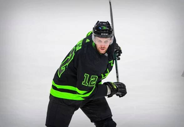 Faksa vstřelil vítězný gól, MacKinnon natáhl famózní bodovou sérii