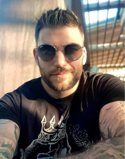 Herec Stanislav Janevski alias Viktor Krum z Harryho Pottera.