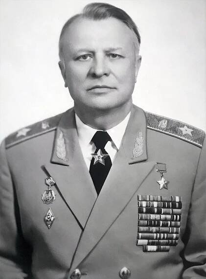 Losik, Oleg Alexandrovič : L