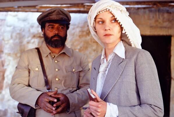 Die Reise nach Kafiristan - Z filmu - Hassan Darweesh, Jeanette Hain