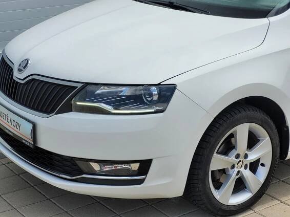 O619V06949_31.webp_RAPID Style 1.0 TSI 70 kW manuál)