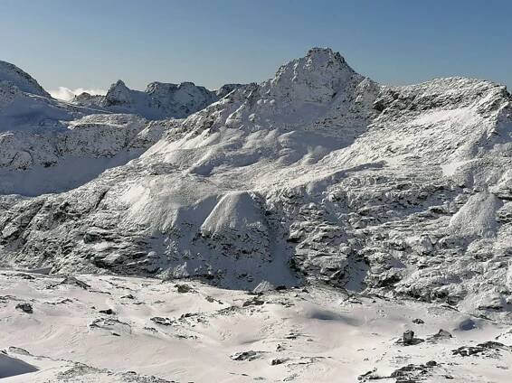 Fotogalerie: Tip na první letošní lyžovačku. Zasněžené středisko Mölltaler Gletscher otevírá další sjezdovky 