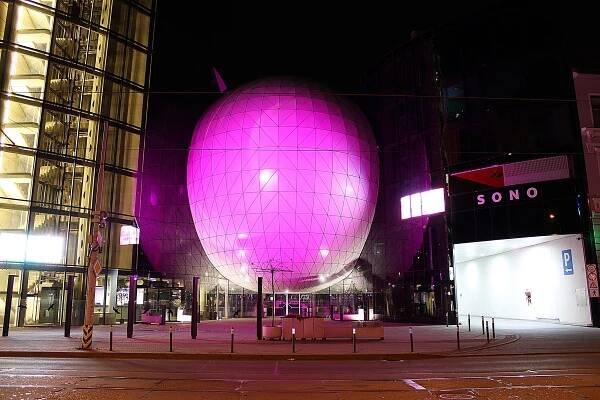 Fotogalerie • Multifunkční budova Sono Centrum (Současná architektura) • Mapy.com