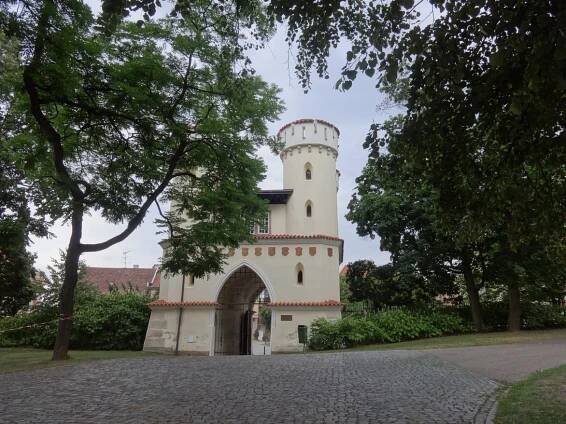 Zámecký park ve městě Vlašim - Chodník, naučná stezka