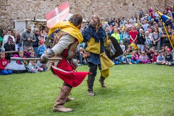 Vraťte se do dob husitských. Hrad Točník hostí středověkou slavnost