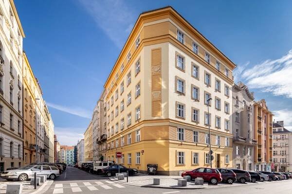 PRODÁNO – Luxusní atypický byt 2kk, 75m2, Vršovice, Praha 10 - Next Reality Exclusive