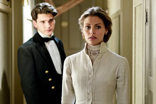 Grand Hotel - Výročí - Z filmu - Yon González, Amaia Salamanca