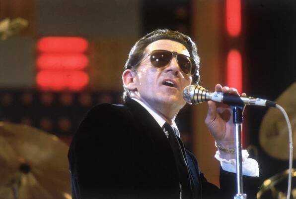 Singer Jerry Lee Lewis suffers minor stroke