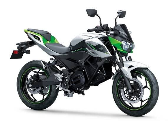 Motocykl Kawasaki Z e-1 stříbrná / 2024