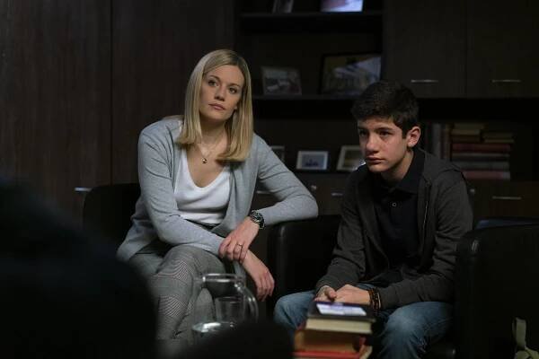 Cara Theobold, Patrick McAuley - Nezvěstná - Bolo - Z filmu