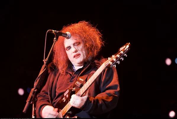 Robert Smith Rocks the O2 Arena in London