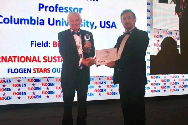 Joachim Frank, Columbia University United States - Receiving Fray International Sustainability Award by Dr. Florian Kongoli.