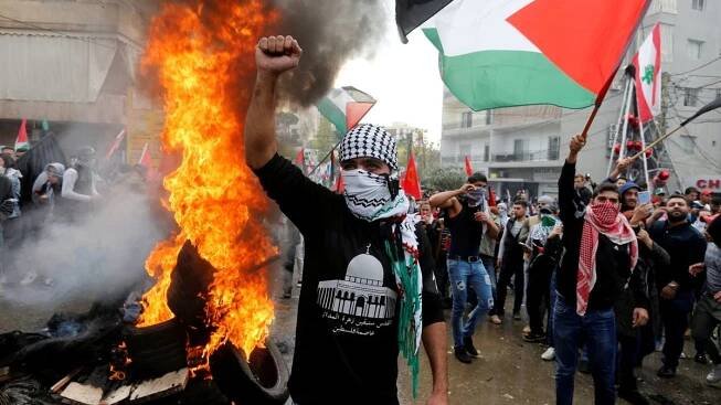 Palestinci v Libanonu protestovali proti Trumpovi - Novinky