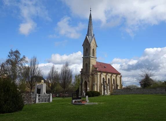Soubor:Horní Benešov, hřbitov, kaple (1).jpg – Wikipedie