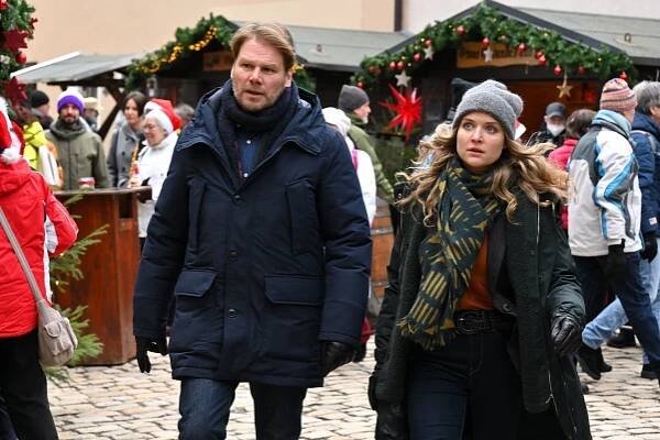 Erzgebirgskrimi - Ein Mord zu Weihnachten - Z filmu - Kai Scheve, Lara Mandoki