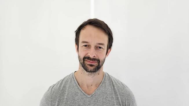 Matěj Podzimek: U Ivety se snažíme porozumět, proč se to všechno stalo, úspěch Smyslu pro tumor mě nepřekvapil - Expres FM