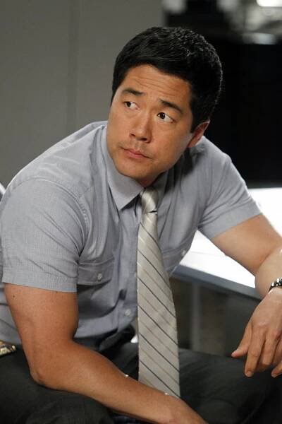 Mentalista - Malá rudá knížka - Z filmu - Tim Kang