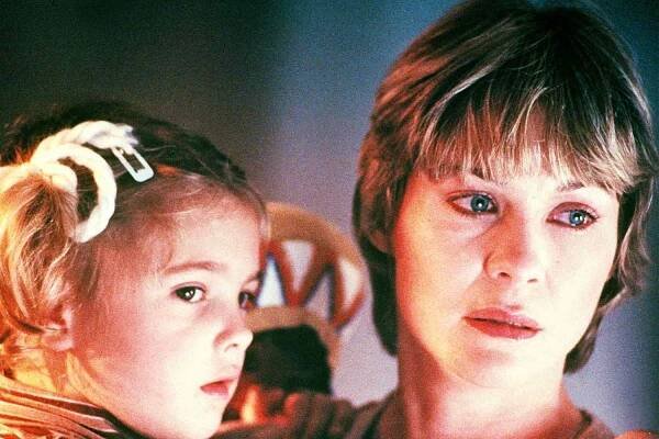 'E.T.''s Dee Wallace ‘Knew from Day One’ on Set that Drew Barrymore Was Going to Be a Director Someday