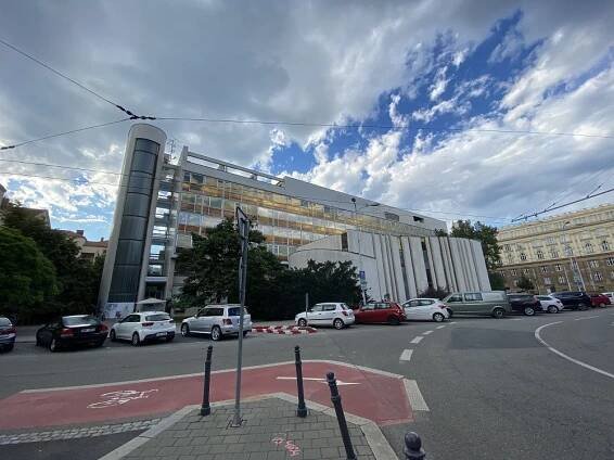 Brno pozastavilo přípravy prodeje Bílého domu