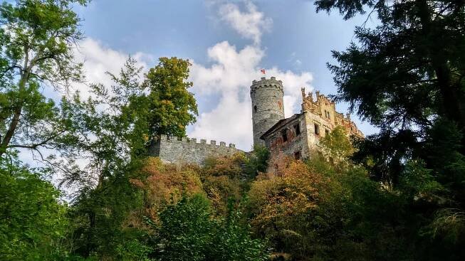 Hauenštejn (též Horní hrad či Hauenstein) – www.kissak.cz