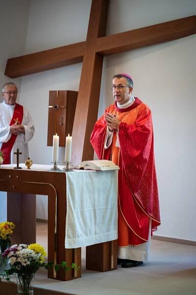 Svátost biřmování v domově seniorů Slunečnice - Římskokatolická farnost Pustkovec
