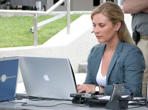 Kriminálka Miami - Blesková vražda - Z filmu - Emily Procter