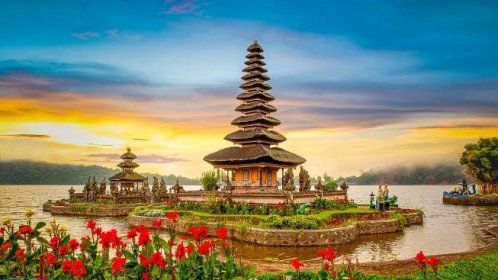 Na Bali přijeli po zrušení karantény první turisté - CELYOTURISMU.CZ