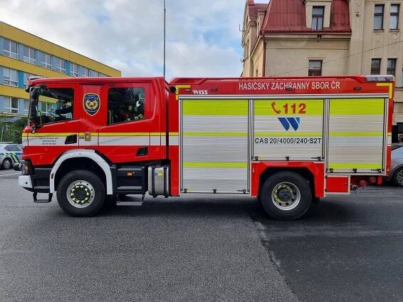 FOTO: Na jablonecké škole byl aktivní střelec. Šlo o cvičení záchranných složek