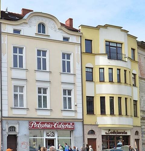 Both facades from the street