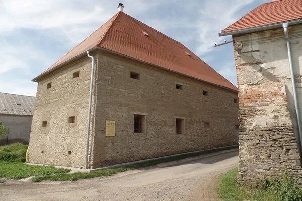 Barokní sýpka Ludéřov foto 1
