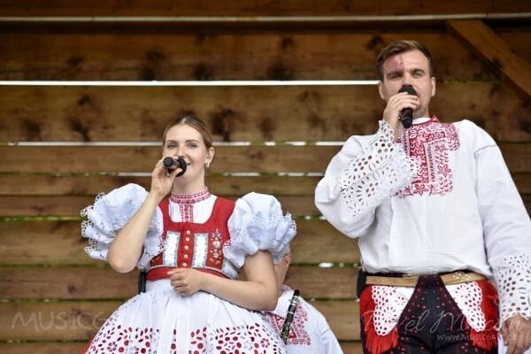 Tlumačovský Dechovkový festival oslavil 15. narozeniny, o vzácné gratulanty nebyla nouze! Dorazila Mistříňanka, Doubravanka