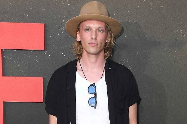 'Stranger Things' Star Jamie Campbell Bower Says He's 'Grateful' to Be 7 1⁄2 Years Sober