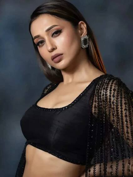 Mimi Chakraborty’s all-black Indo-Western look is the epitome of glamour