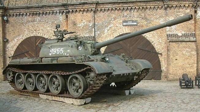 Ruská invaze v roce 1968: Tanky T-54 a T-55 jako hlavní síla okupačních vojsk - Autobible.cz - Předjedeme vaše představy!