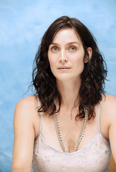 Carrie-Anne Moss fotka