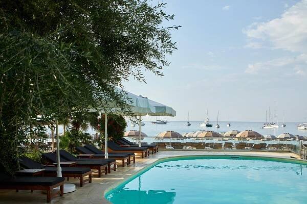 Bazén v ubytovaní Parga Beach Resort alebo v jeho blízkosti